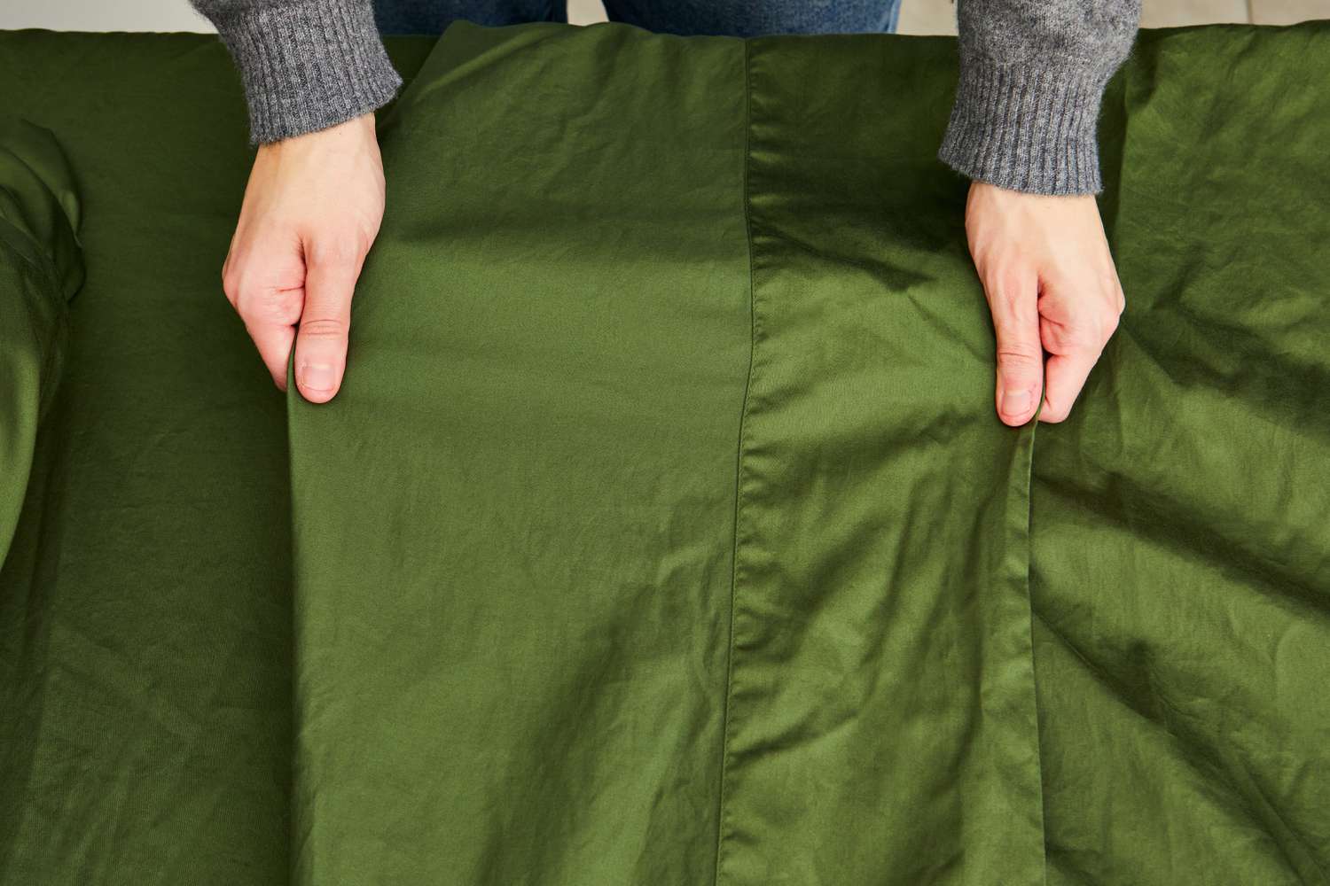 Closeup of Nest Bedding Sateen Organic Cotton Sheet Set